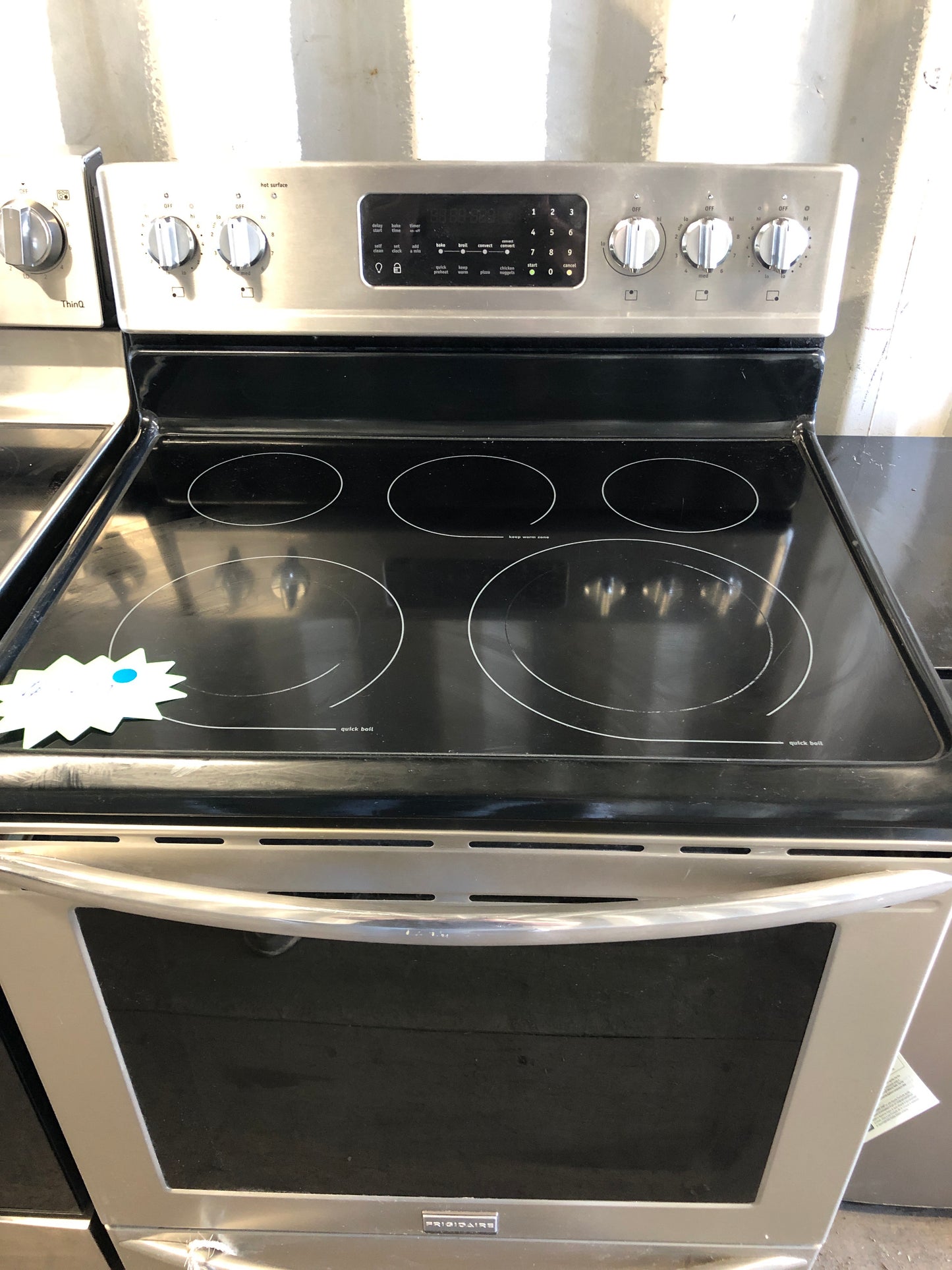 Frigidaire 4 Burner Glass Top Electric Range