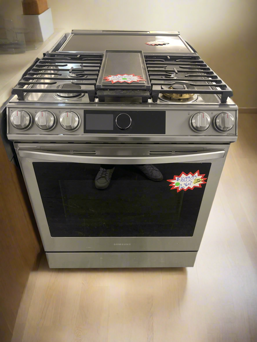 Samsung 6 cu. ft. Natural Gas Convection Range w/ Air Fry