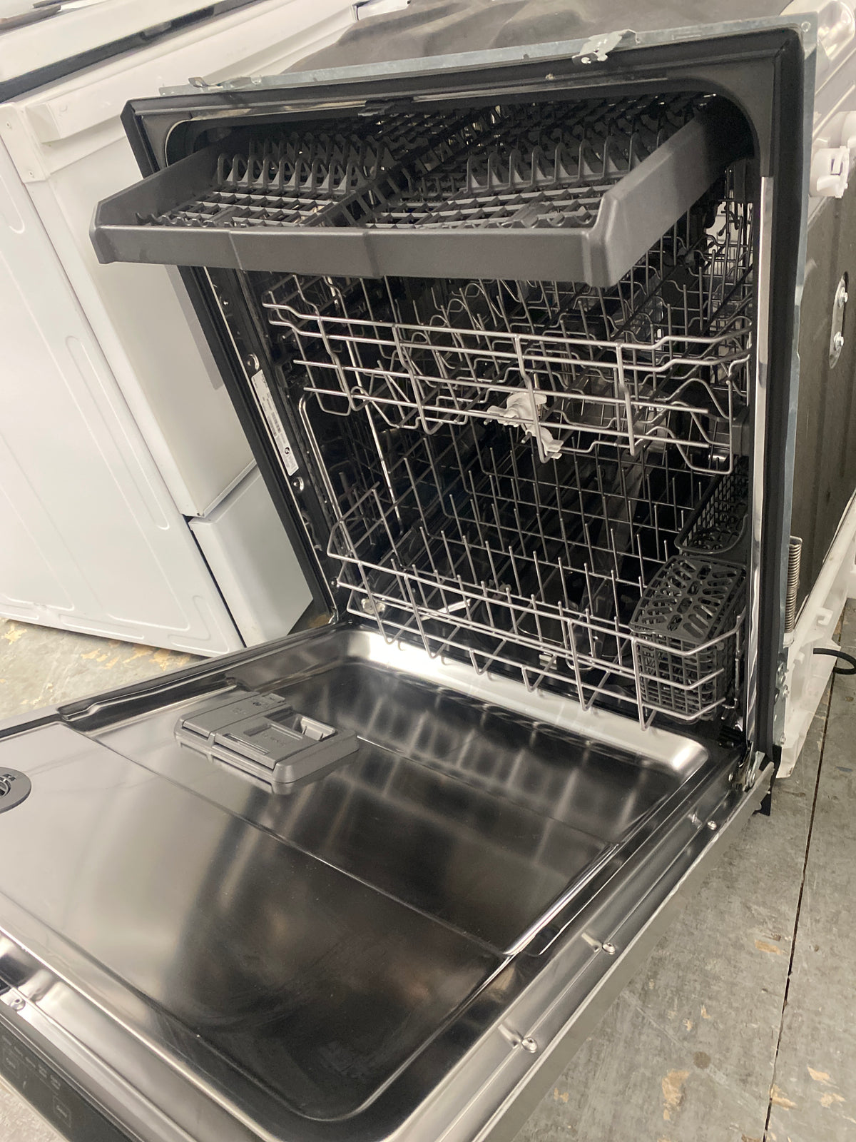 Whirlpool 24” Top Control Stainless Steel Dishwasher