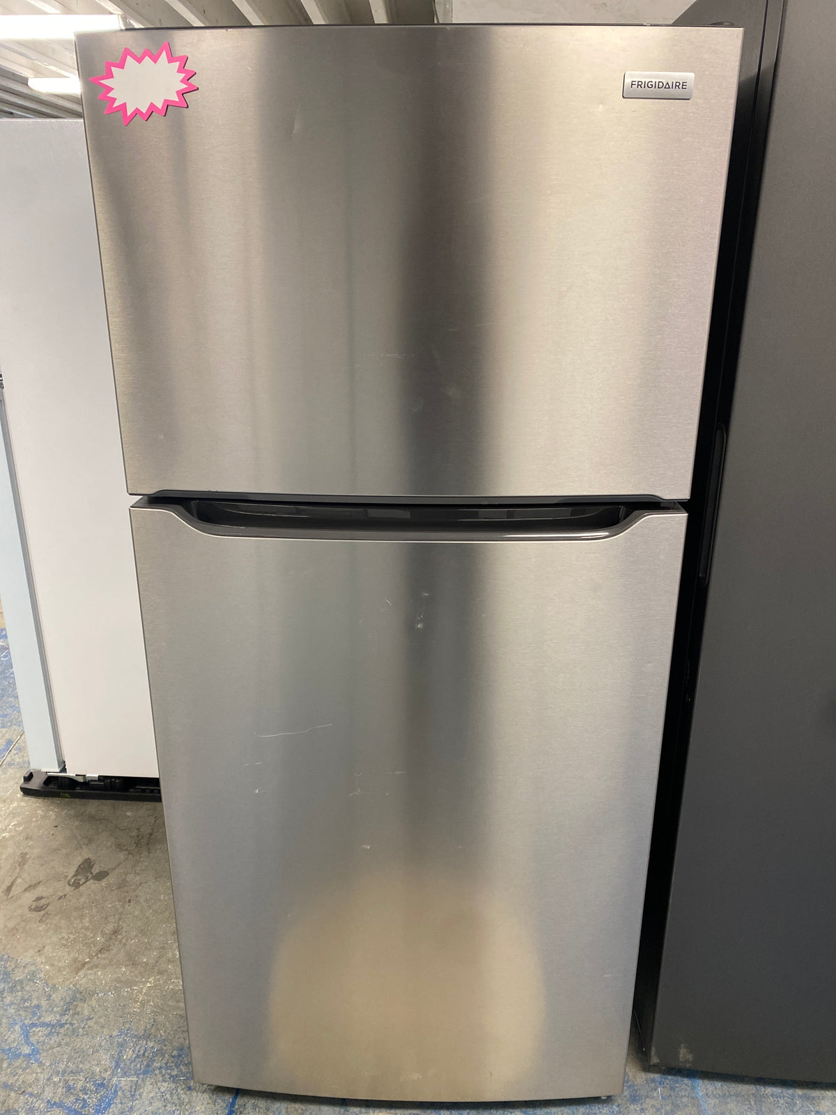 Frigidaire 30” Top-Freezer Refrigerator