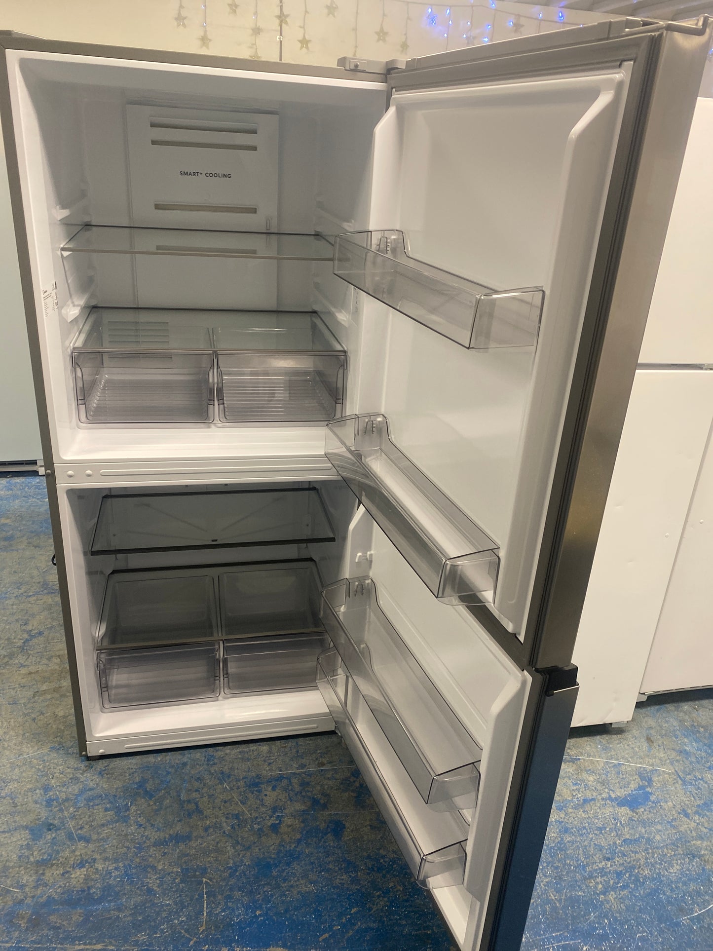 Midea 50/50 convertable 20 cu. ft. Fridge Freezer Combo