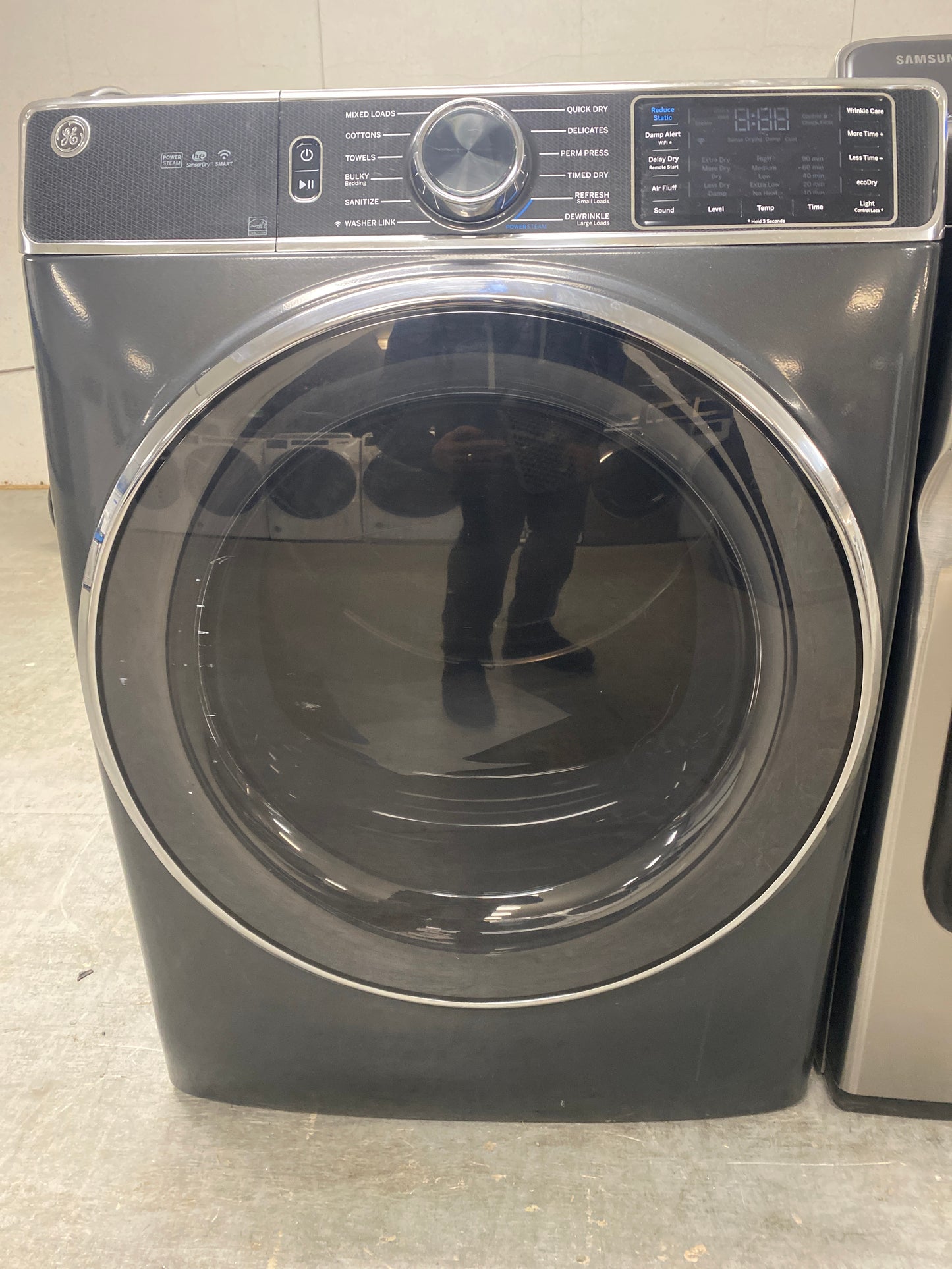 GE 7.4 cu. ft. Natural Gas Dryer