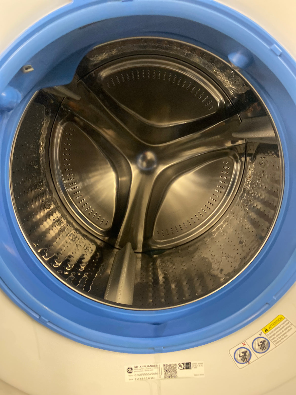 GE 5.5 cu. ft. Front Load Washer