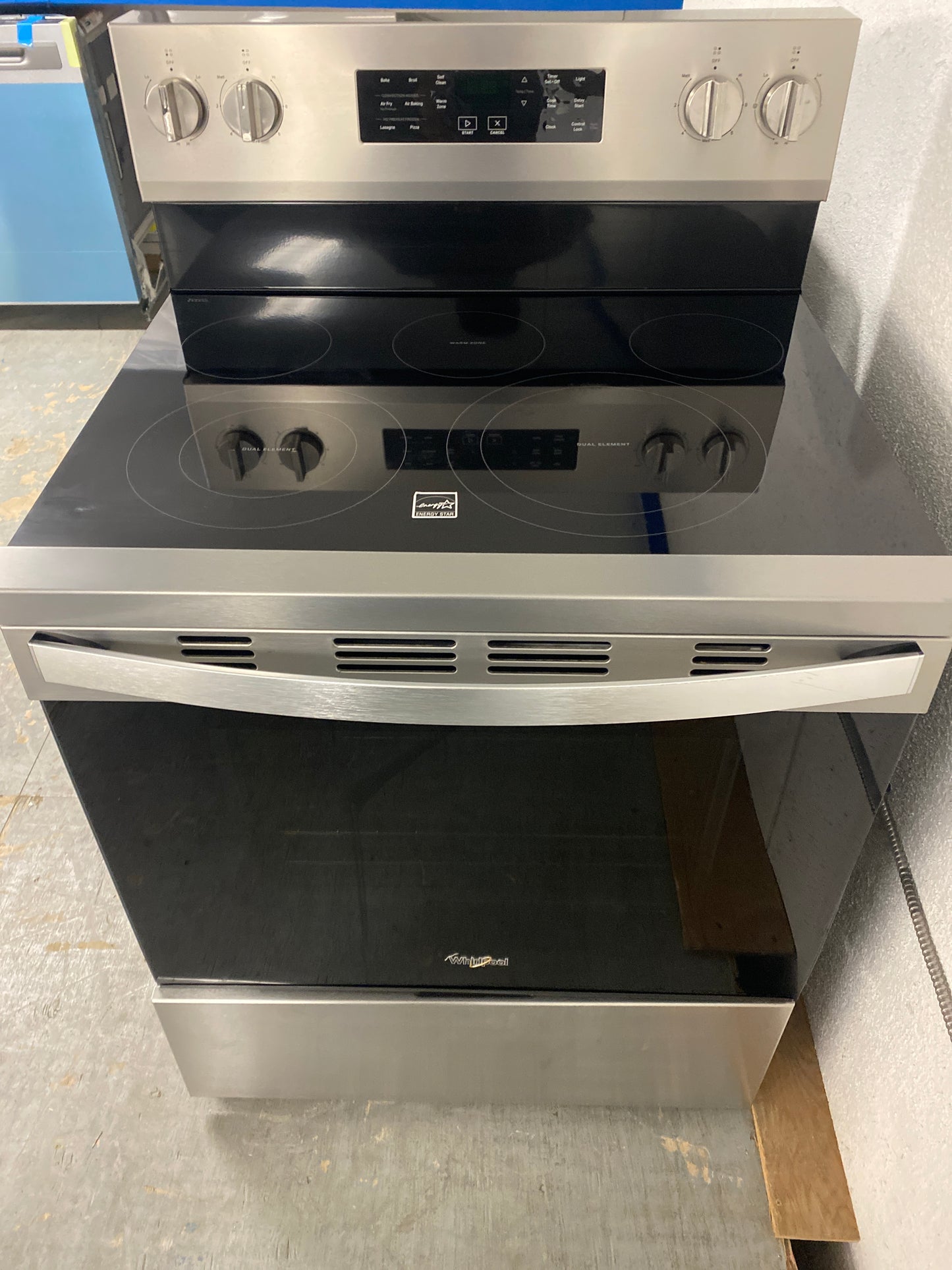 Whirlpool 5-Burner Glass Top convection oven Electric Range