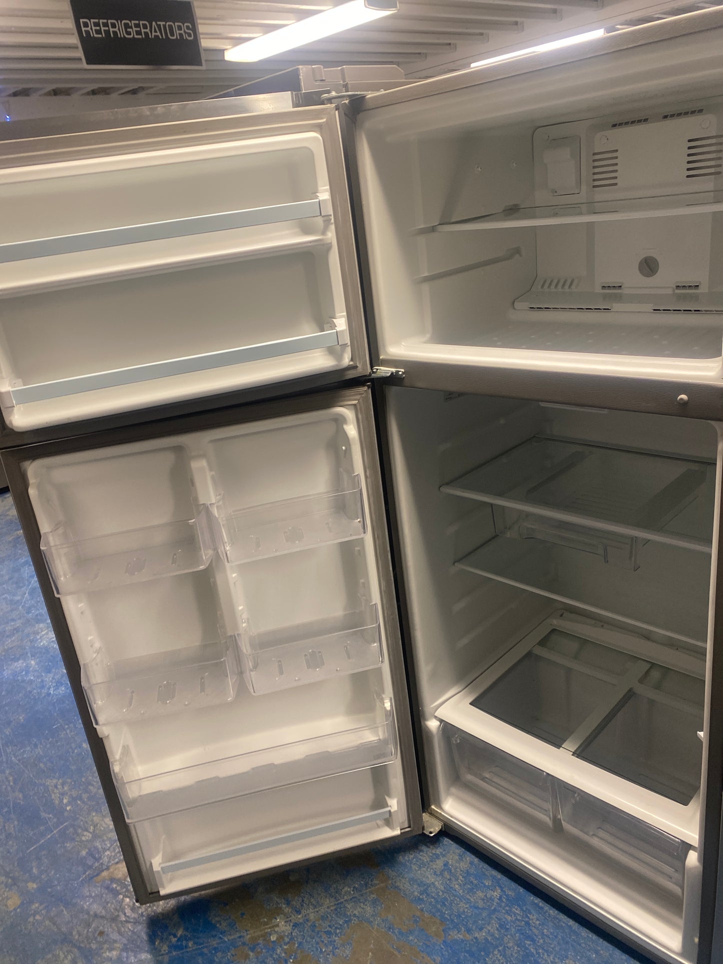 Whirlpool 30” wide, Top Freezer Refrigerator