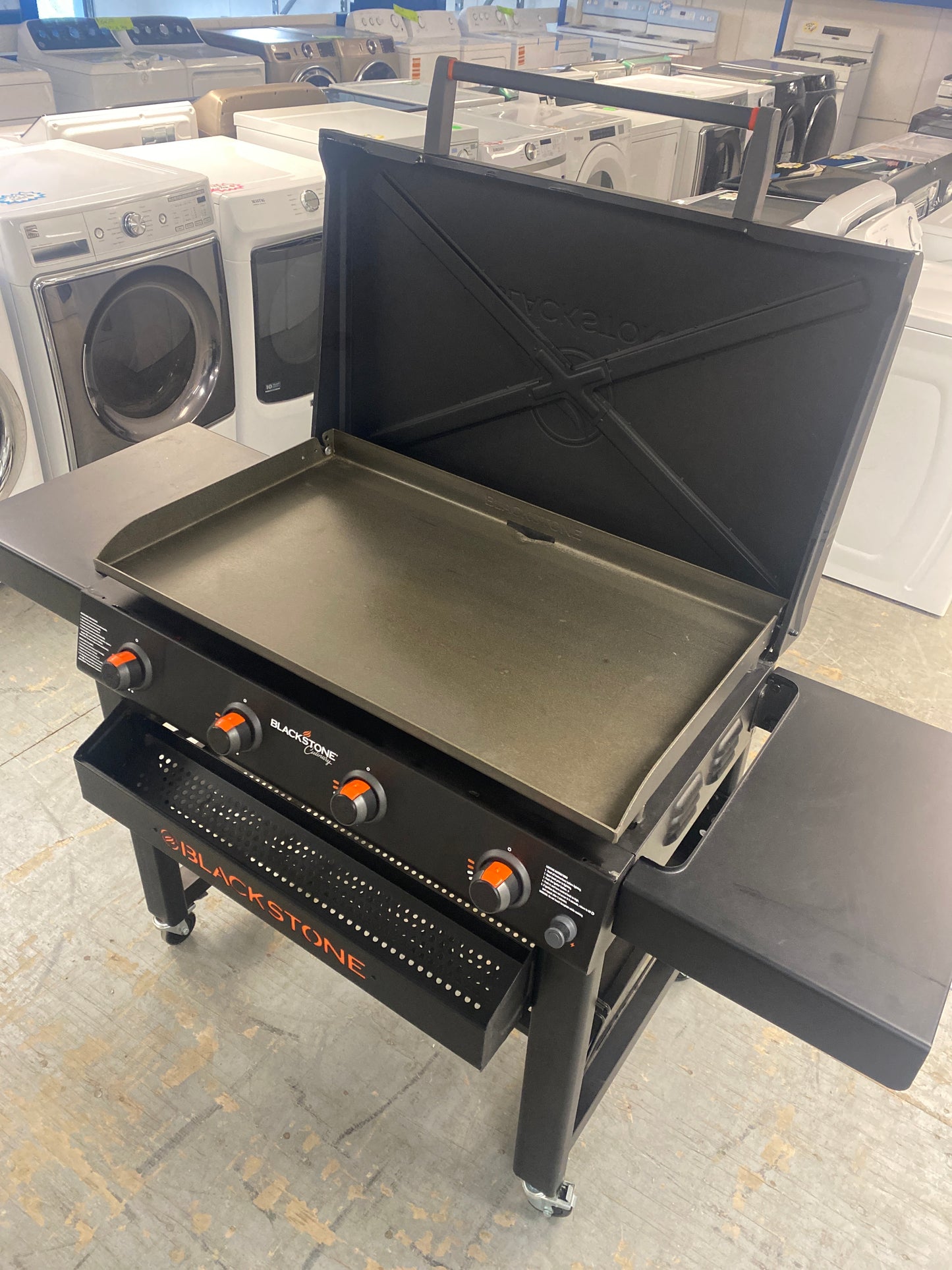 Blackstone 36” Omnivore Griddle 4-Burner Propane Flat Top Grill