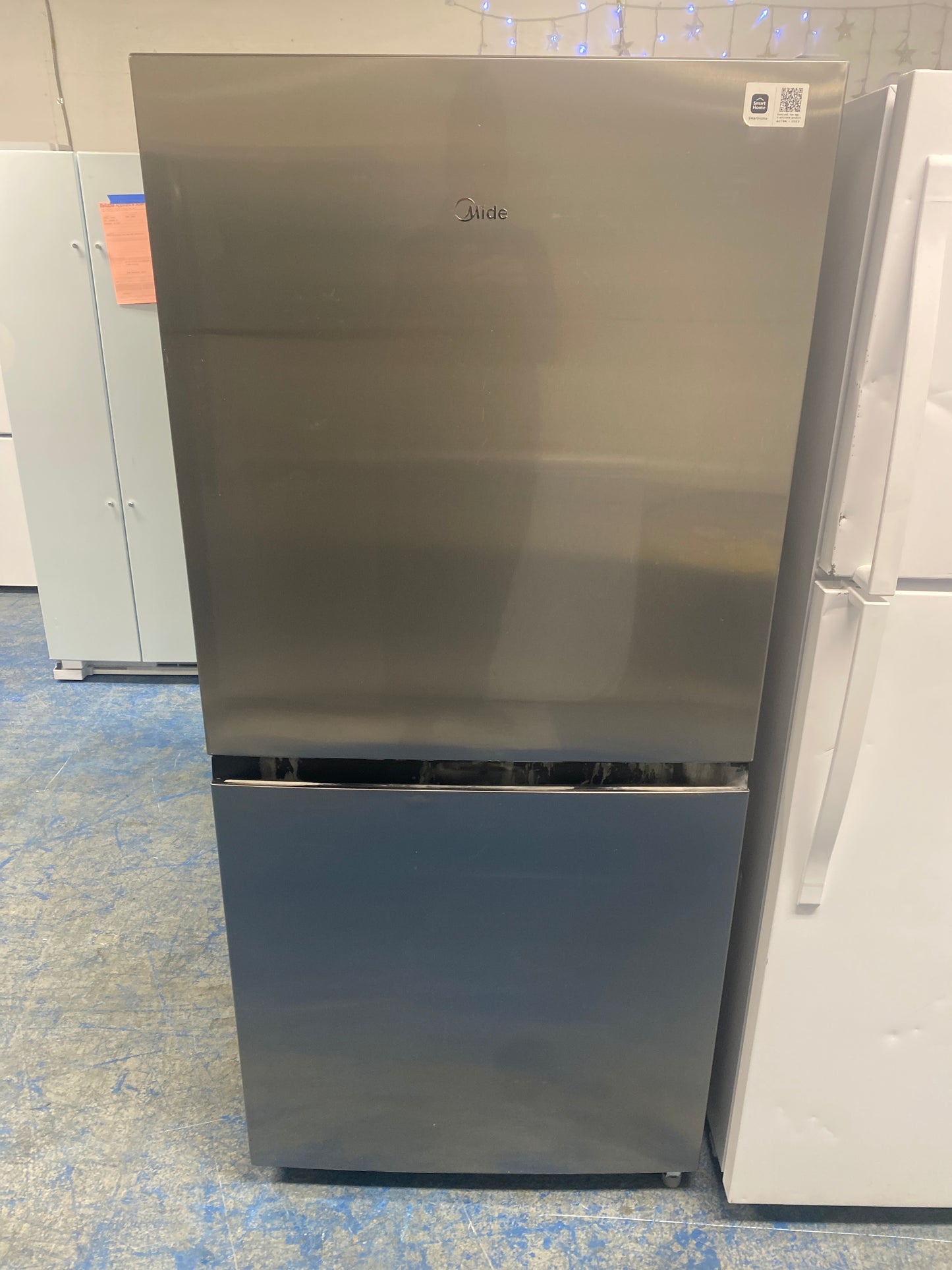Midea 50/50 convertable 20 cu. ft. Fridge Freezer Combo