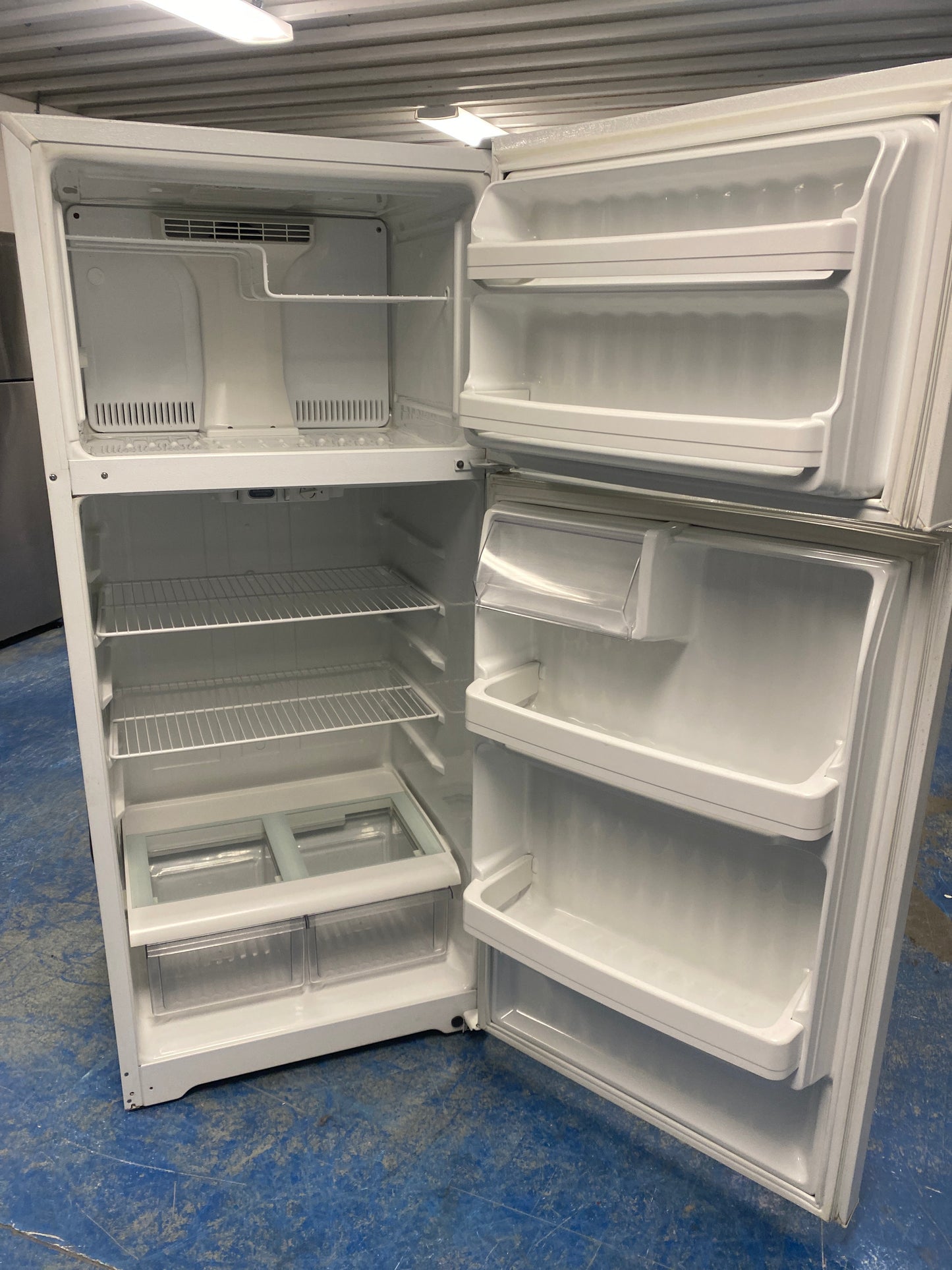 GE 28” Wide Top-Freezer Refrigerator