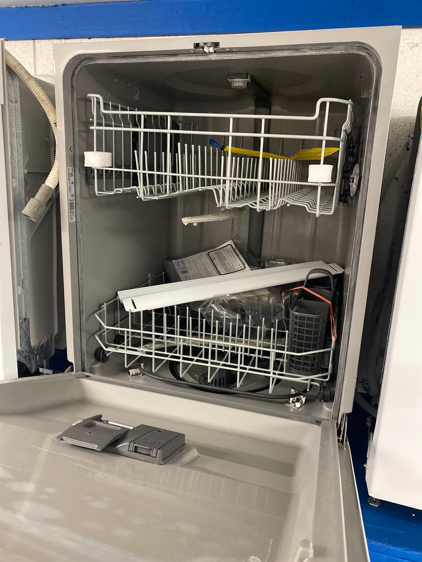NEW!! Hotpoint 24” Front-Control White Dishwasher