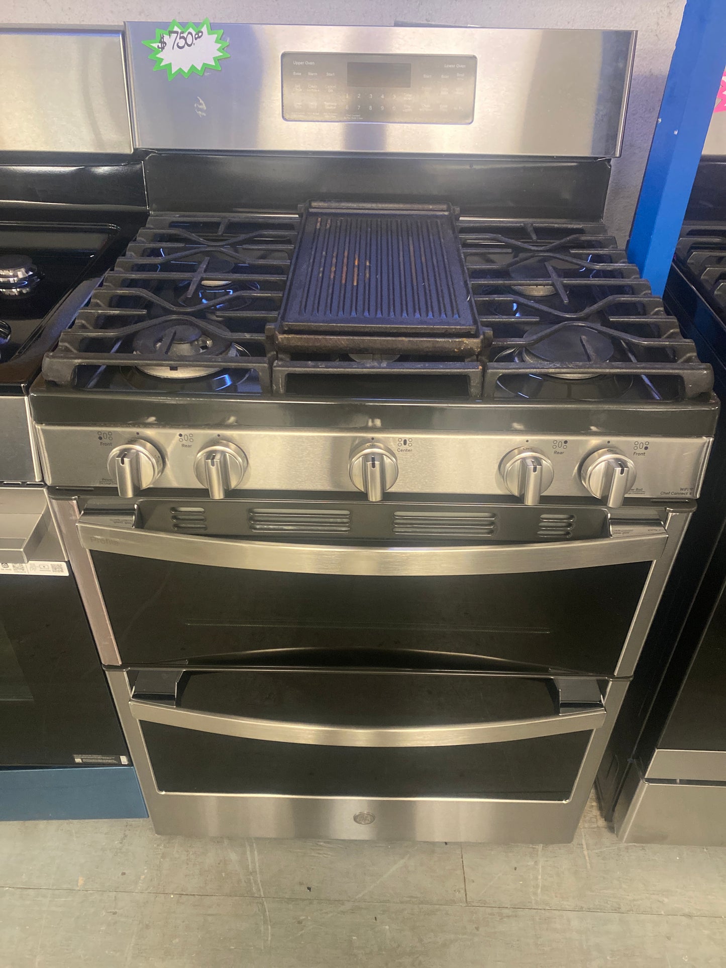 New!! GE 4.3 cu. Ft. Oven w/ 2.5 cu. Ft. Air fry convection Double Oven Gas Range