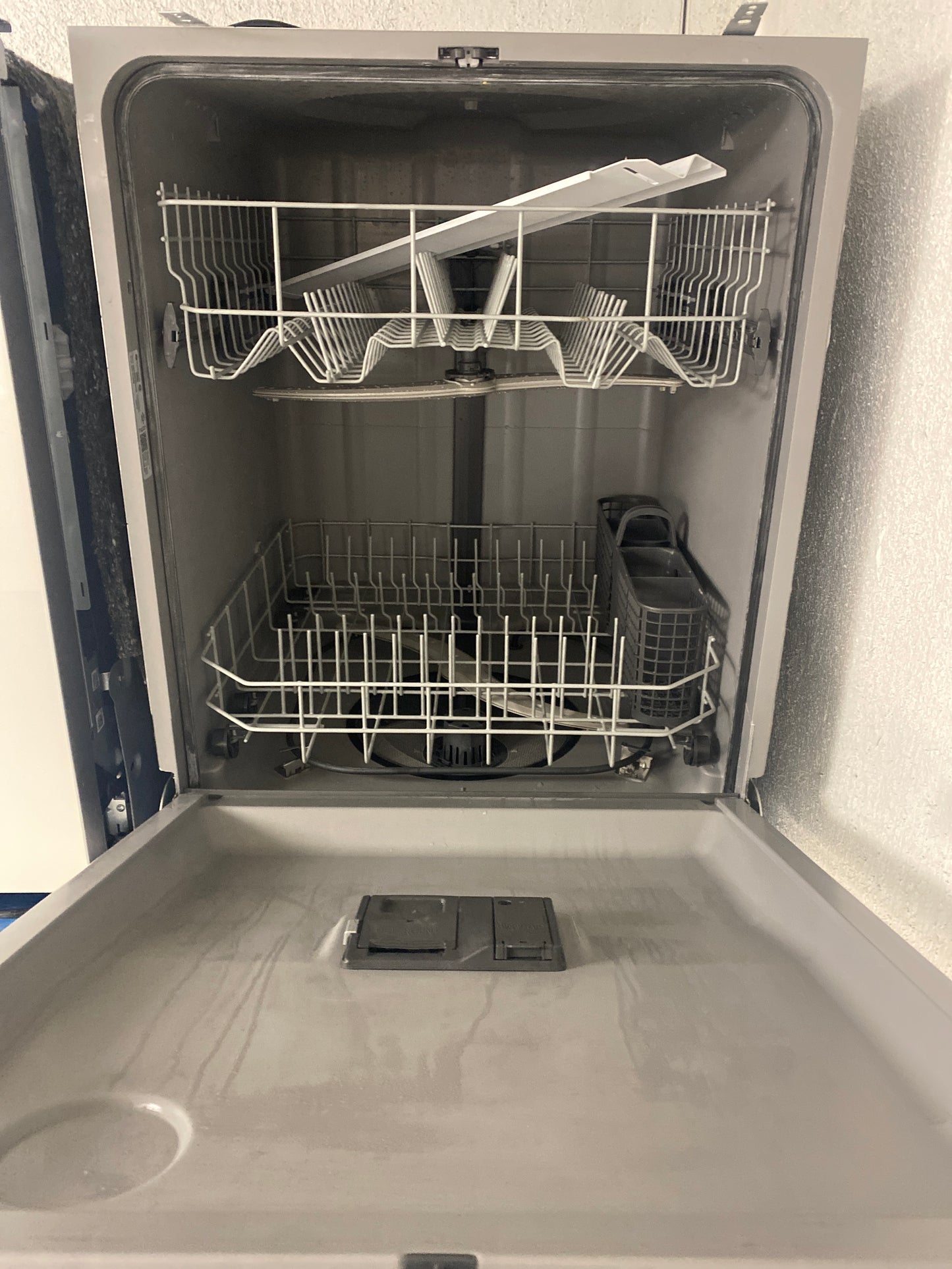 Hotpoint 24” White Front-Control Dishwasher