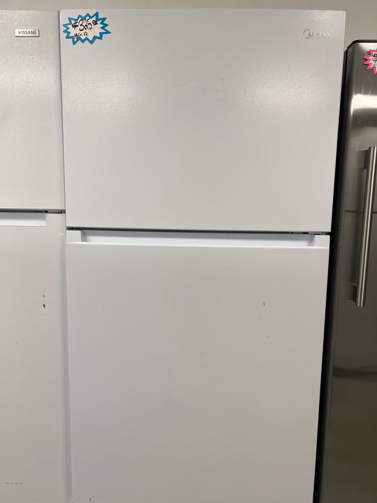 Midea Top Freezer Refrigerator 18 cu. ft.