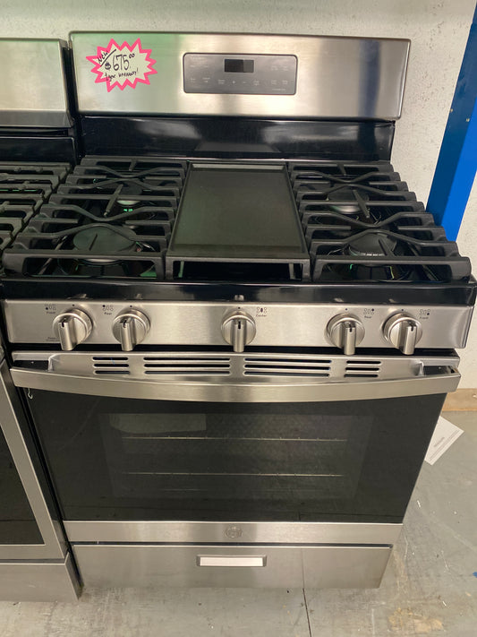 New!!! GE 5-Burner Natural Gas Range