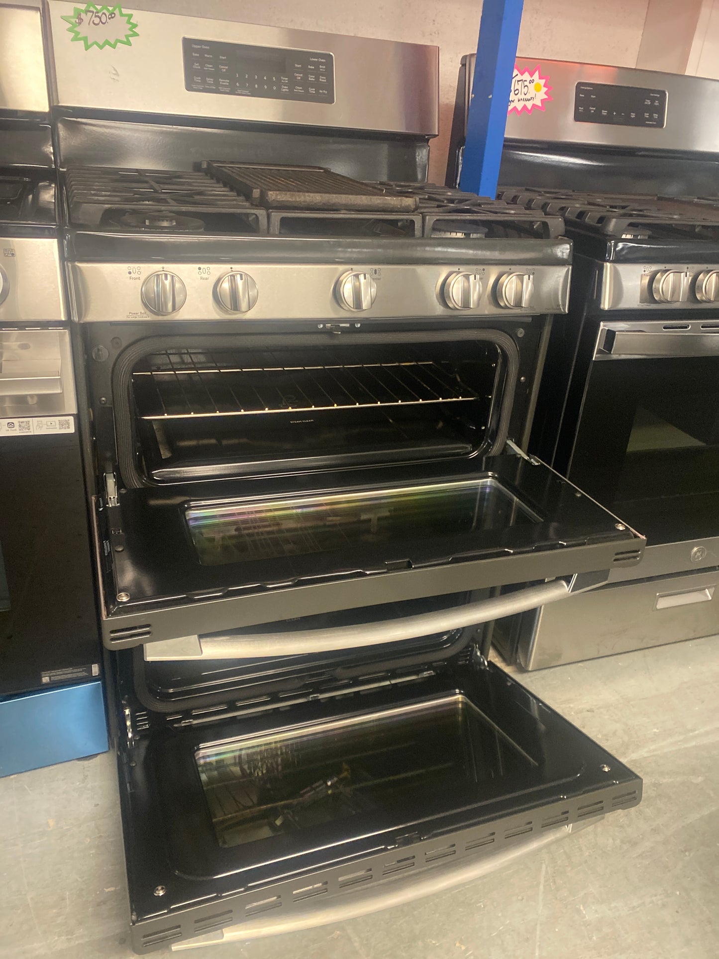 New!! GE 4.3 cu. Ft. Oven w/ 2.5 cu. Ft. Air fry convection Double Oven Gas Range