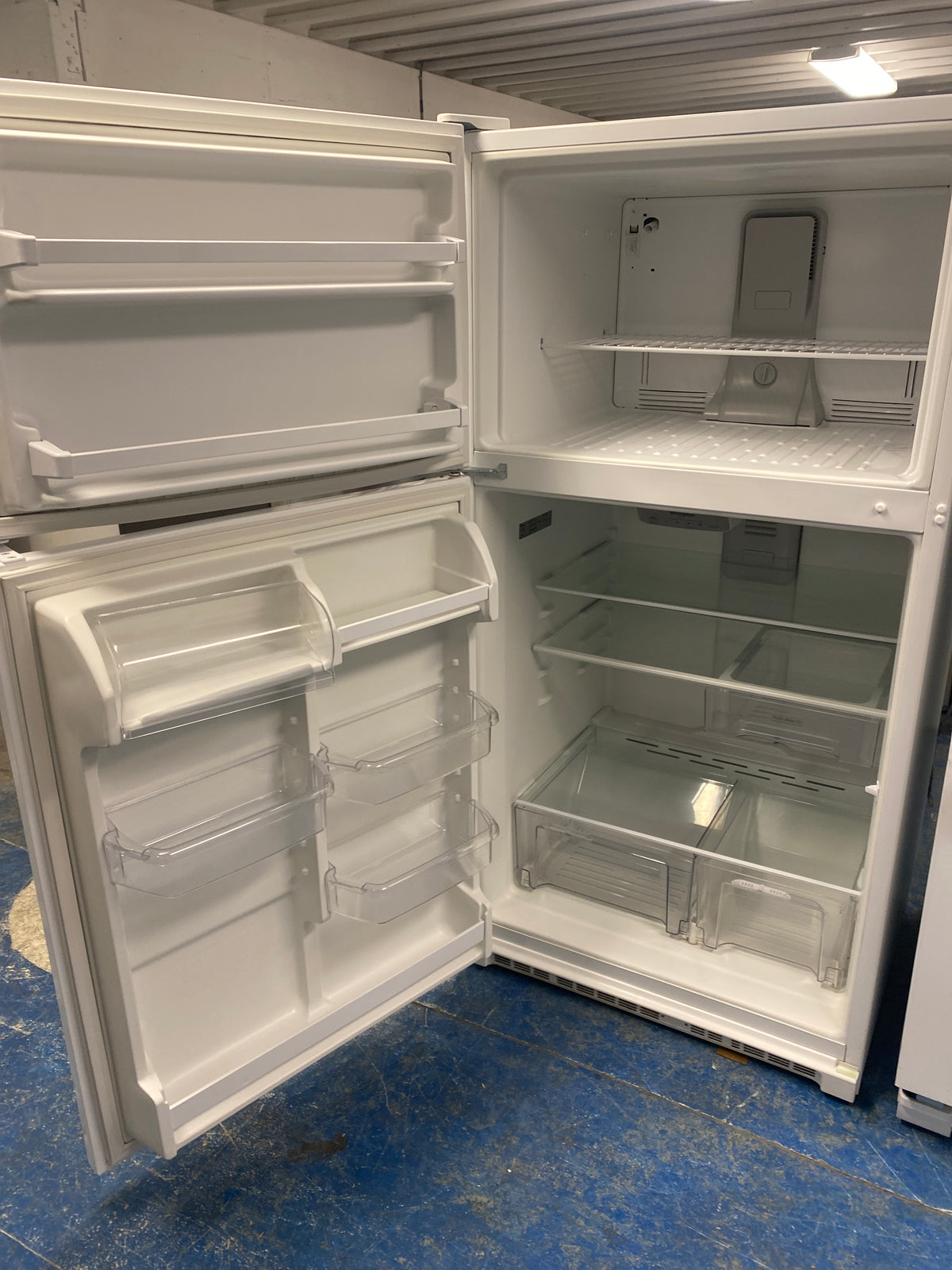 Whirlpool 33” Wide Top Freezer Refrigerator