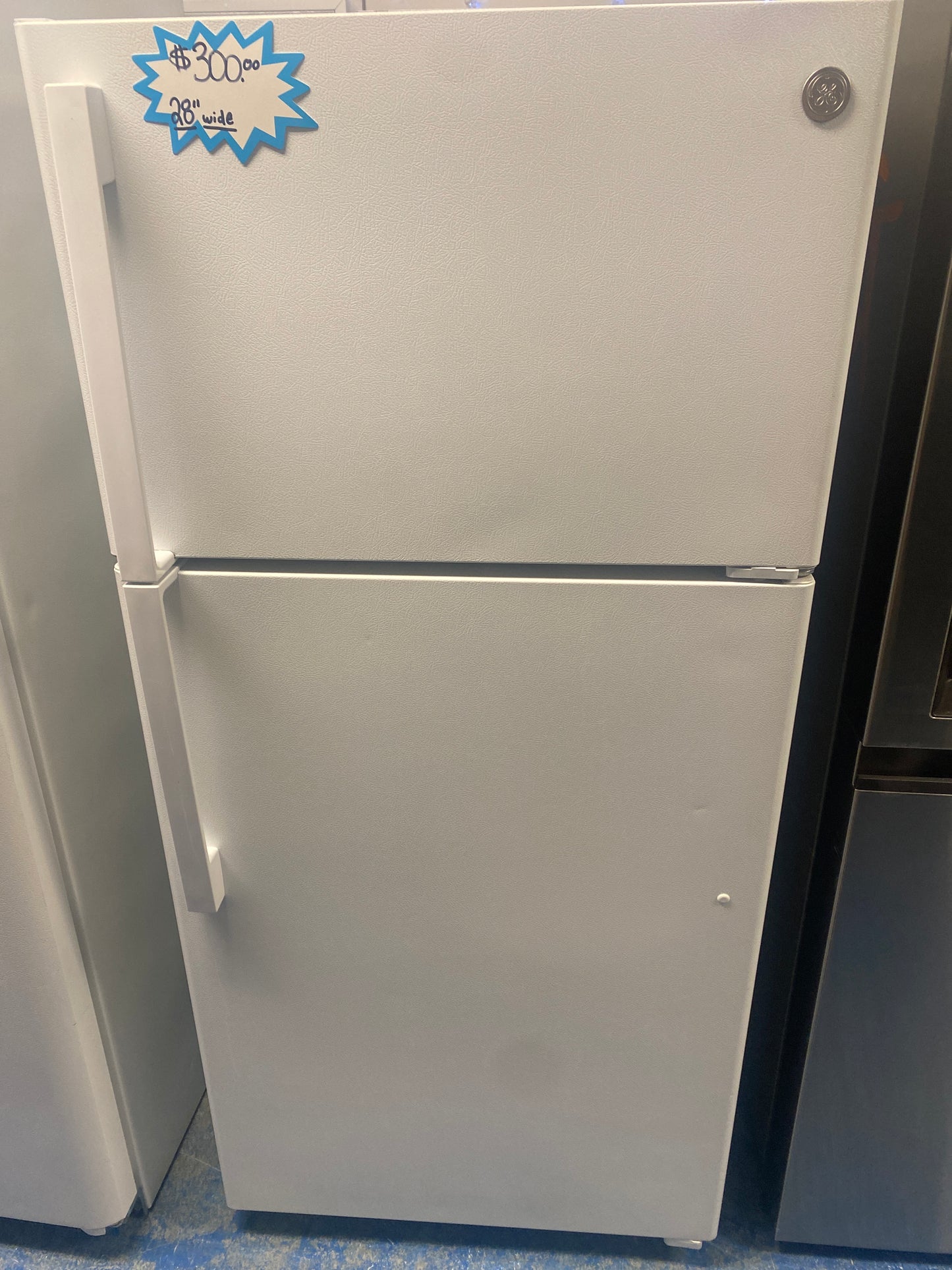 GE 28” Wide Top Freezer Refrigerator