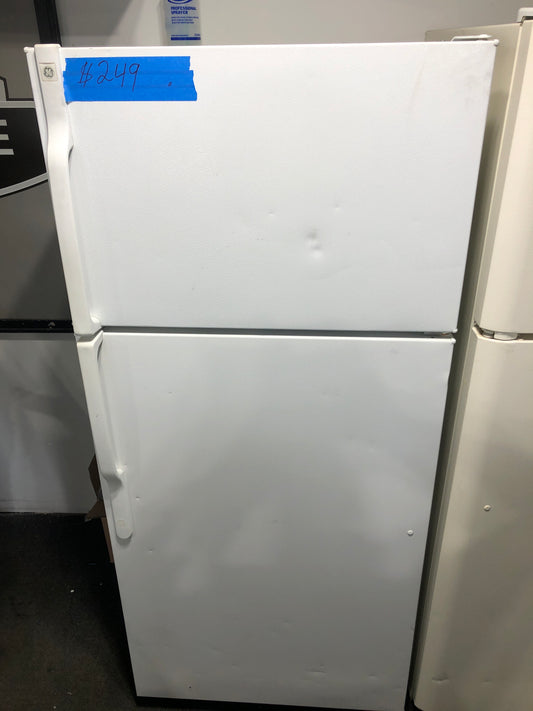 17 Cu. Ft GE Basic Refrigerator