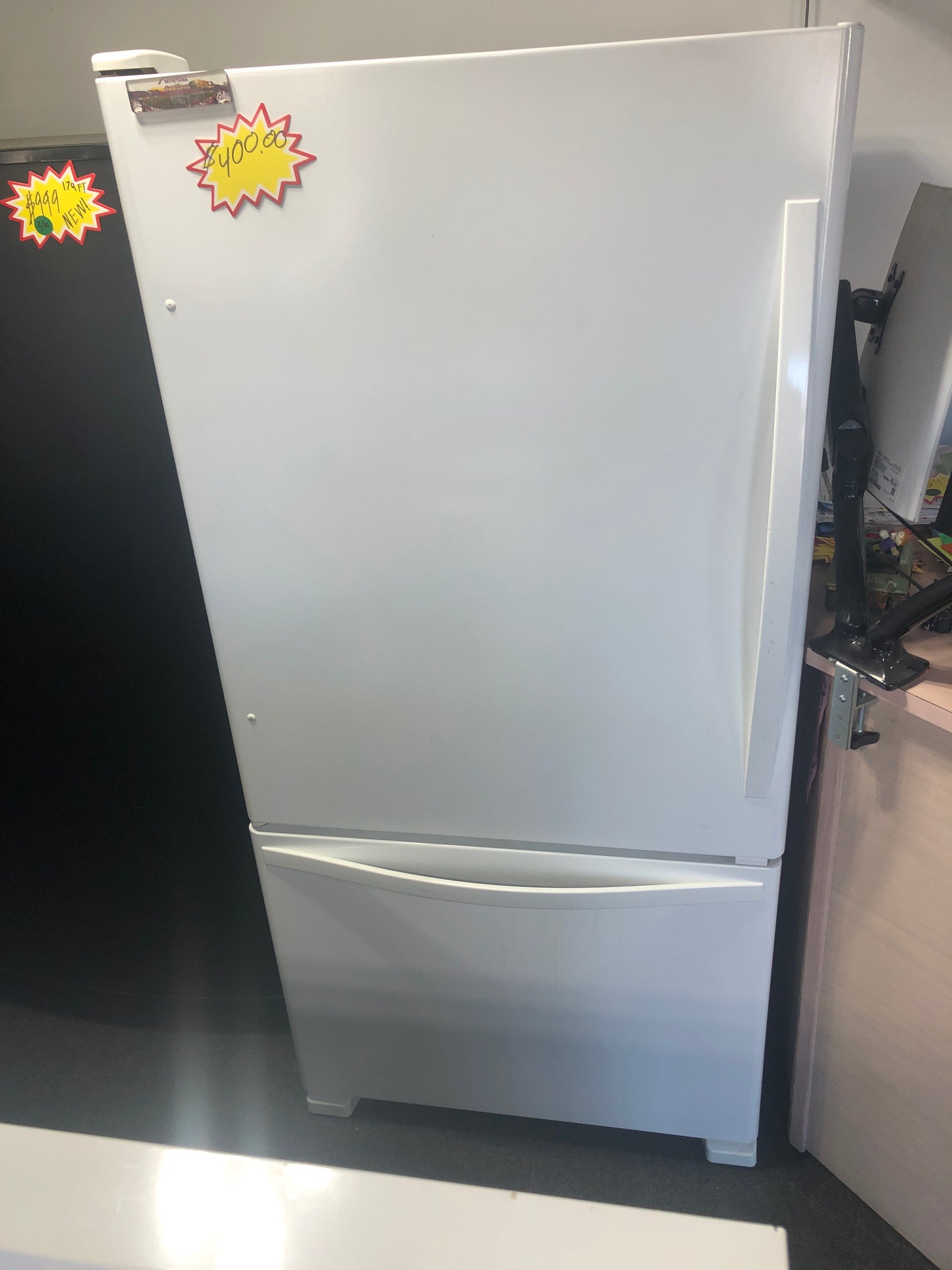 22 Cu. Ft Whirlpool Top Refrigerator
