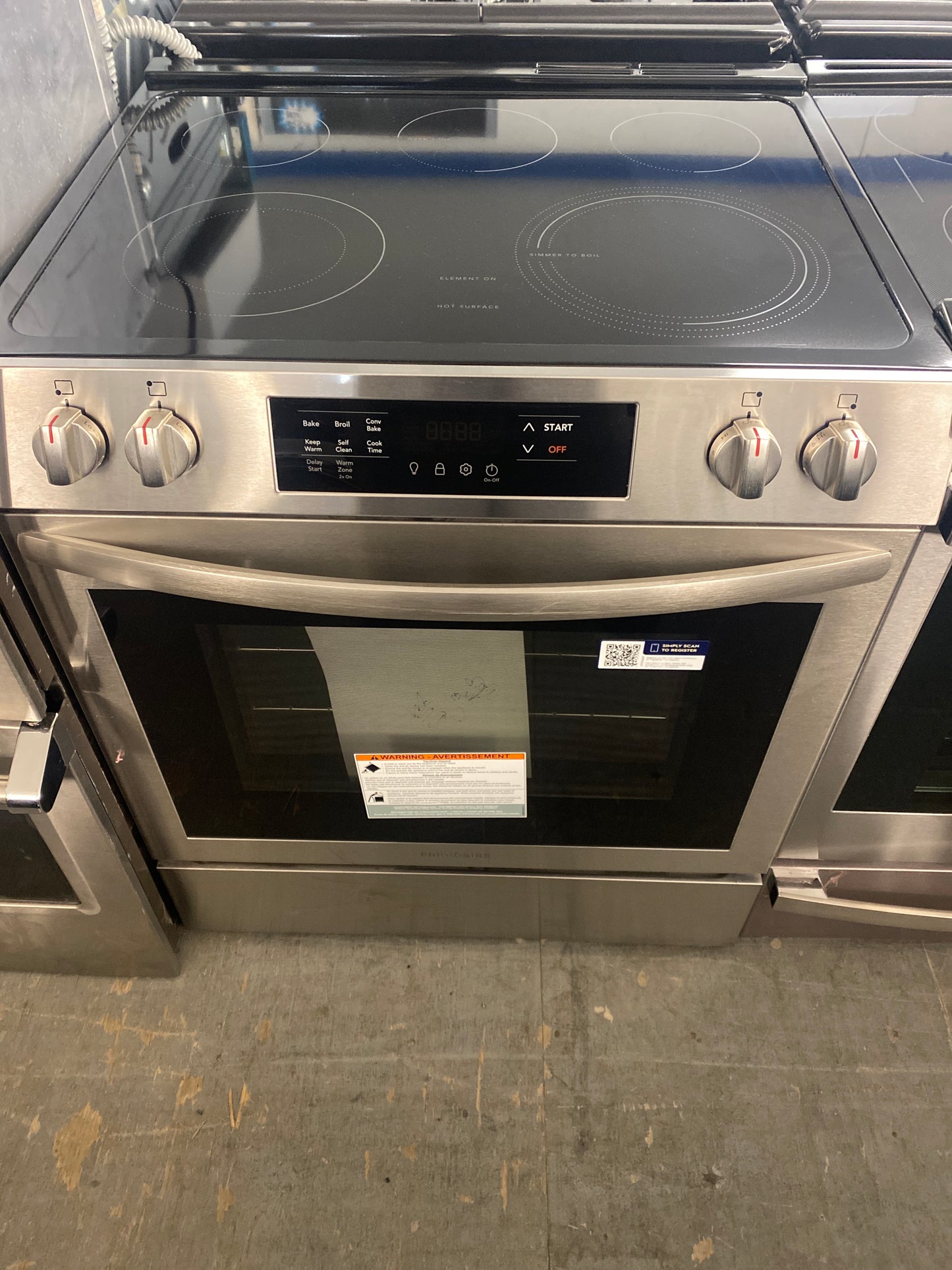 New!! Frigidaire 5-Burner convection Electric Glass-Top Range