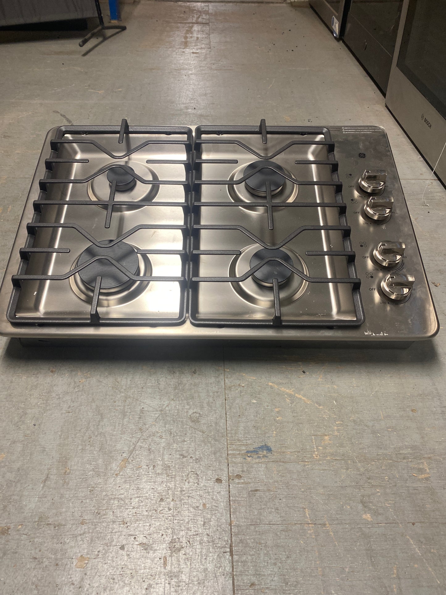 New GE 30” 4-burner Natural Gas Cooktop
