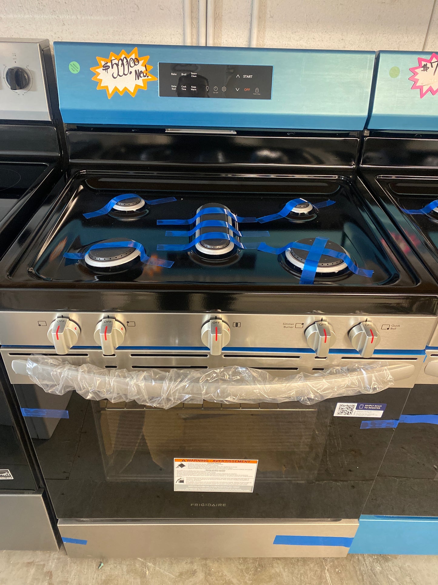 New!!! Frigidaire 5-burner Natural Gas Range