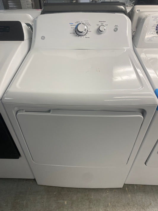 NEW!!!   GE 6.2 cu. ft. Capacity Electric Dryer