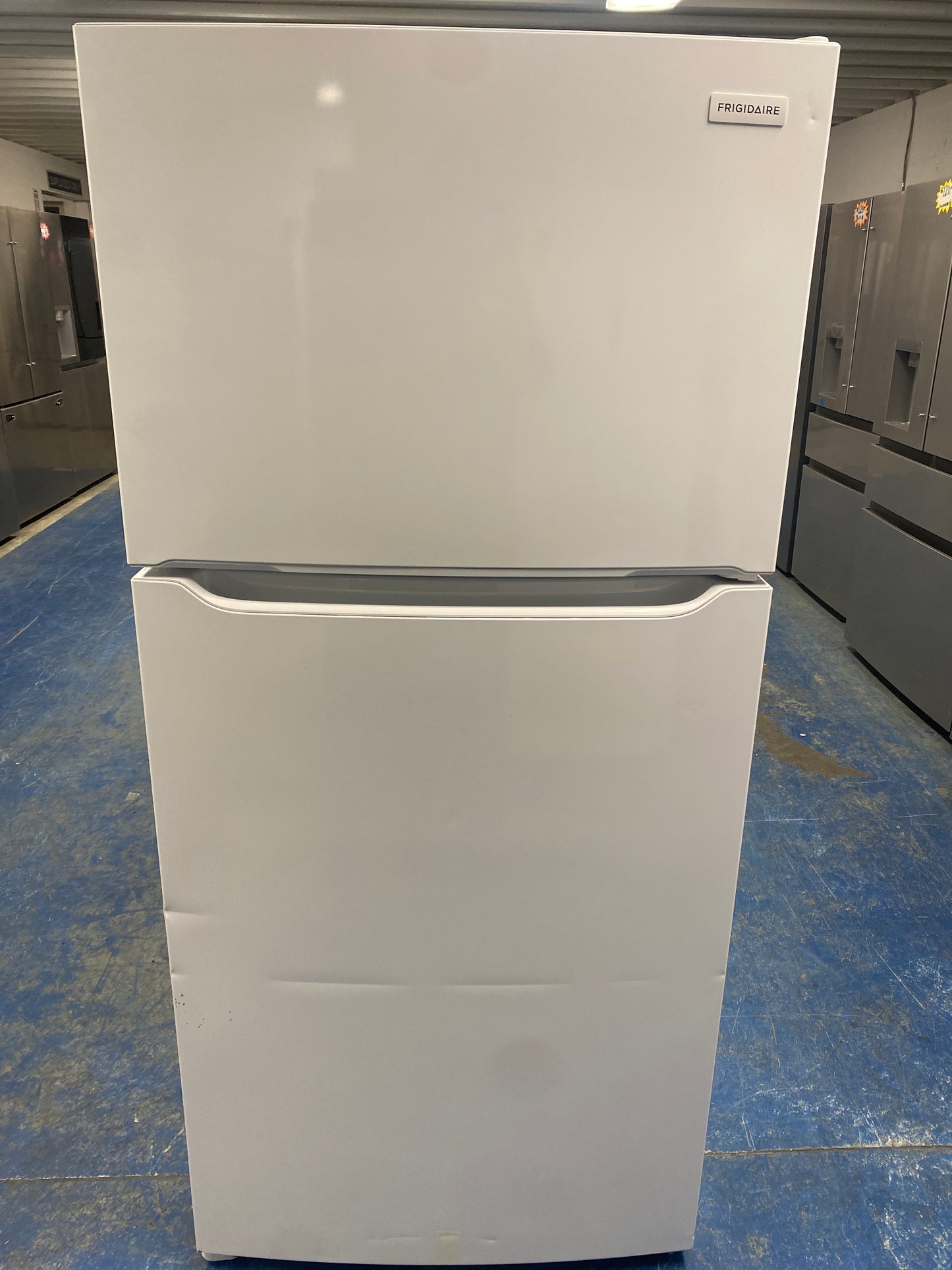 Frigidaire 30” Top Freezer Refrigerator