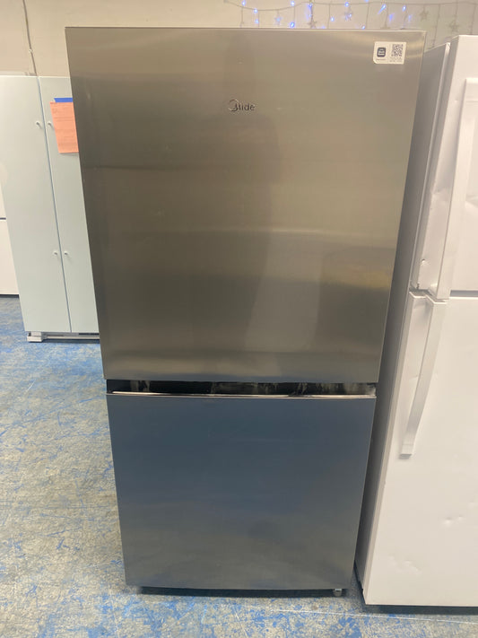 Midea 50/50 convertable 20 cu. ft. Fridge Freezer Combo