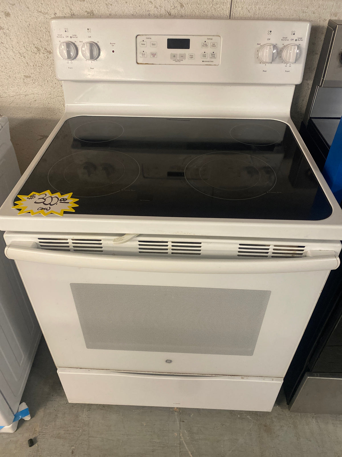 GE 4 Burner Glass Top Electric Range