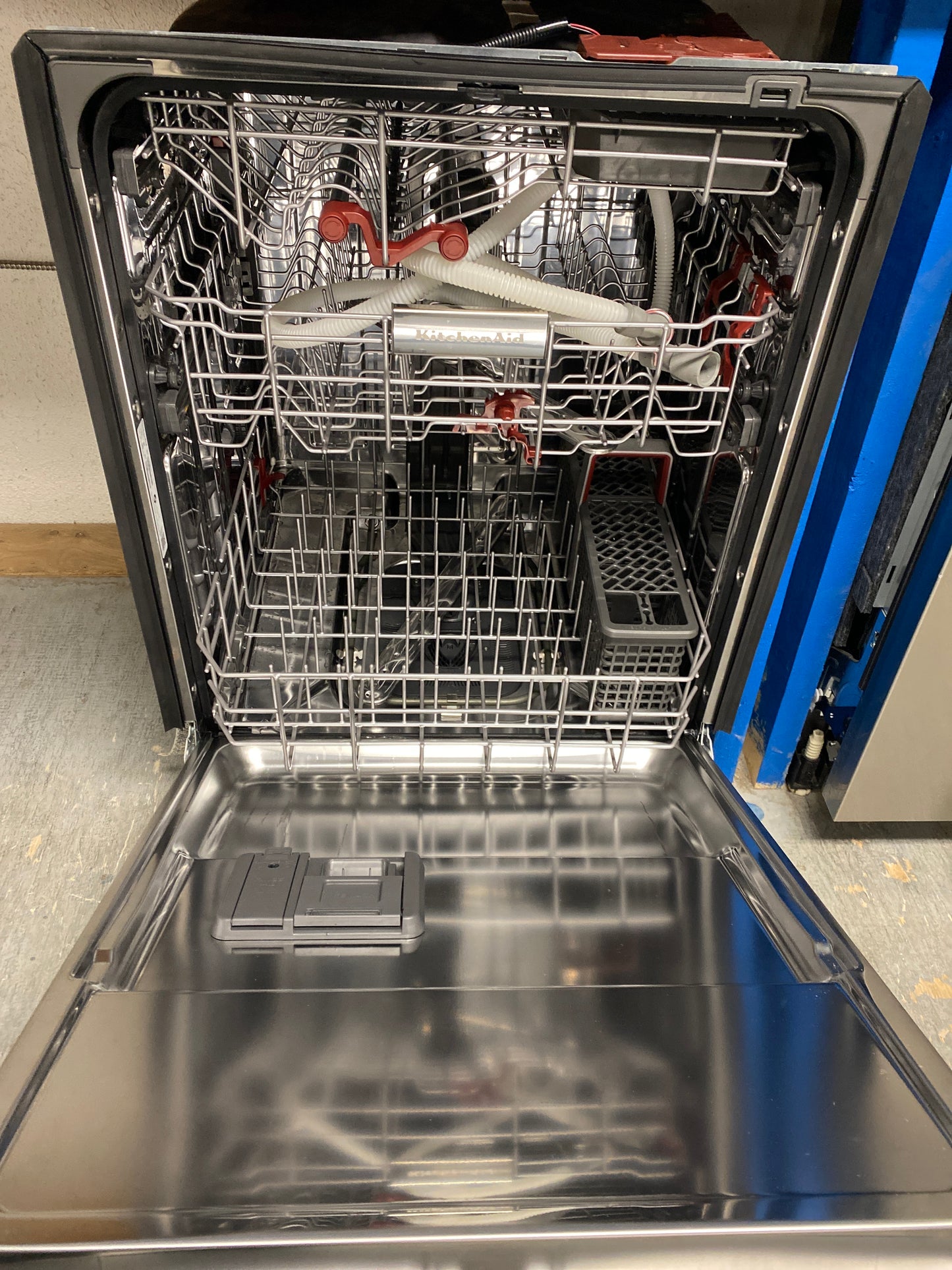 Kitchenaid 24” stainless steel Top-Control Dishwasher w/ 3rd rack