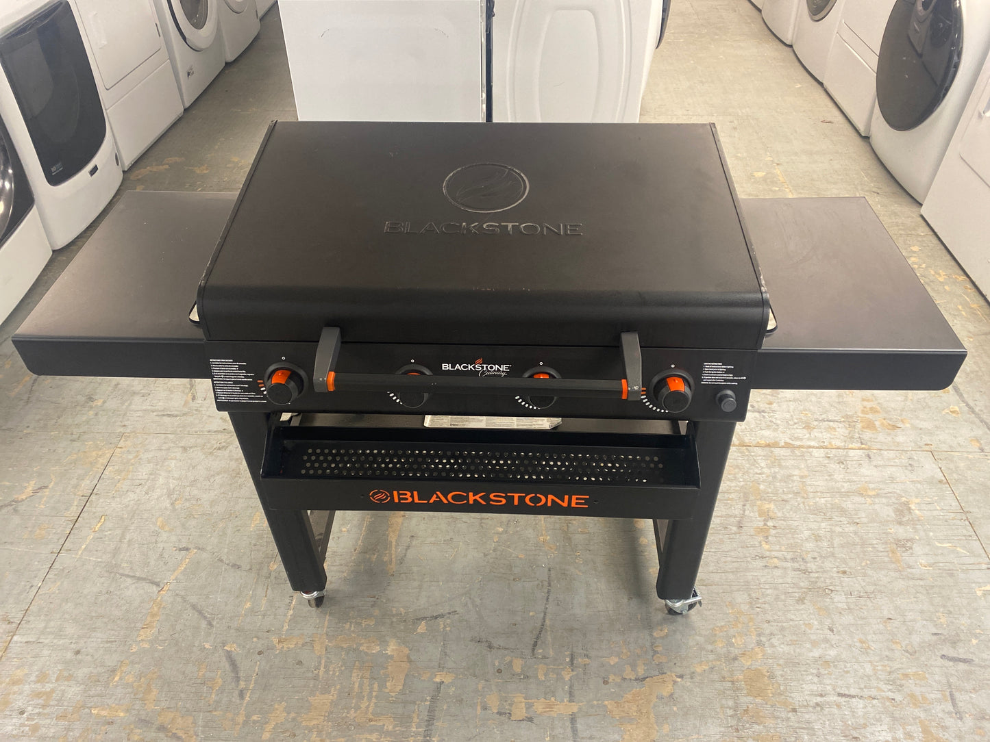 Blackstone 36” Omnivore Griddle 4-Burner Propane Flat Top Grill